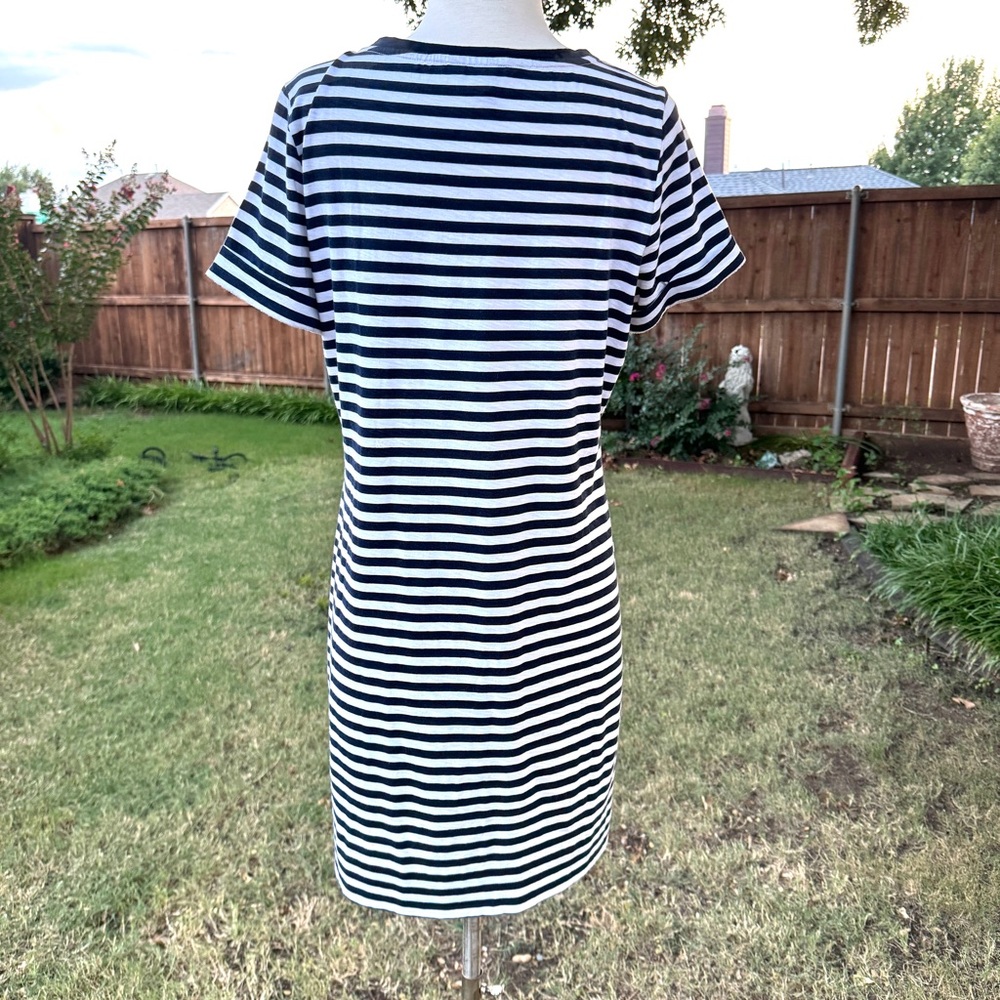 π Tommy Bahama Navy & White Striped Floral Dress - Picture 4 of 10